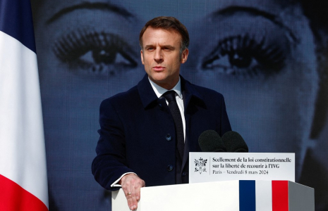 Emmanuel Macron à Paris, le 8 mars 2024. ( POOL / GONZALO FUENTES )