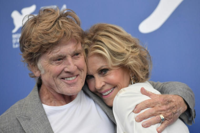 L'acteur et réalisateur américain Robert Redford et l'actrice américaine Jane Fonda à la Mostra de Venise, le 1er septembre 2017 ( AFP / Tiziana FABI )