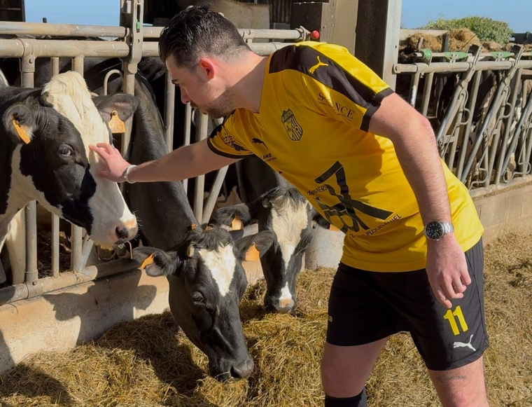 Saint-Frégant : son club, ses vaches et le loto bouse du siècle