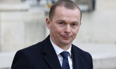 Le ministre du Travail Olivier Dussopt à la sortie de l'Elysée après un Conseil des ministres consacré à la réforme des retraites, le 23 janvier 2023 à Paris ( AFP / Ludovic MARIN )