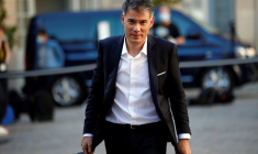 Olivier Faure, du Parti socialiste français (PS), arrive à une réunion avec les dirigeants des partis politiques à l'hôtel Matignon à Paris