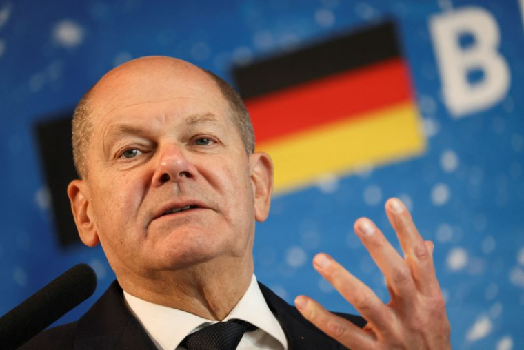 Le chancelier allemand Olaf Scholz lors d'une conférence de presse à Zeebrugge, Belgique