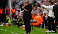 Ange Postecoglou se voit bien remporter un trophée avec Nottingham Forest