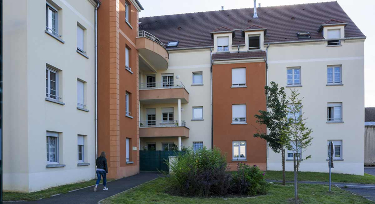 Avec le confinement et les gestes barrière, les assemblée générales de copropriété se font différemment. Le Revenu vous guide. (© Adobestock)