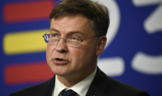 Valdis Dombrovskis à Saint-Jacques de Compostelle, en Espagne, le 25 septembre 2023. ( AFP / MIGUEL RIOPA )