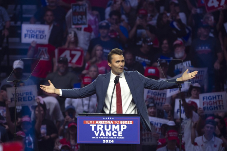 Charlie Kirk lors d'un meeting de campagne de Donald Trump à Glendale, en Arizona, le 23 août 2024 ( GETTY IMAGES NORTH AMERICA / Rebecca Noble )