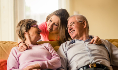 Grands-parents : les solutions pour aider financièrement vos petits-enfants