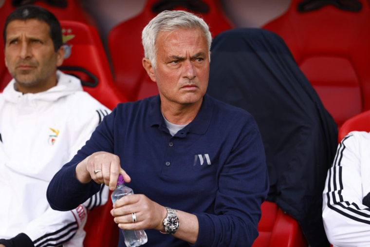José Mourinho balaye la rumeur qui l'envoie au Real Madrid