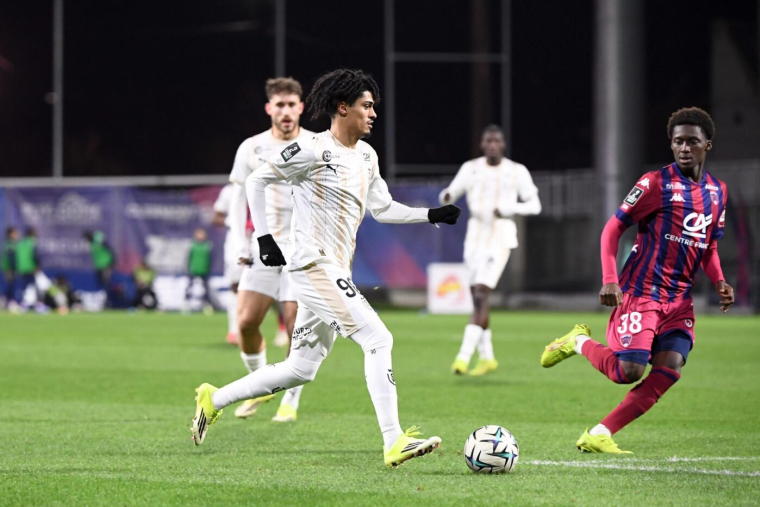 Reims chipe la deuxième place au Red Star