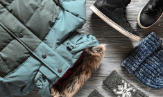 (Crédits photo : Adobe Stock - vêtements chauds hiver à offrir à Noël)