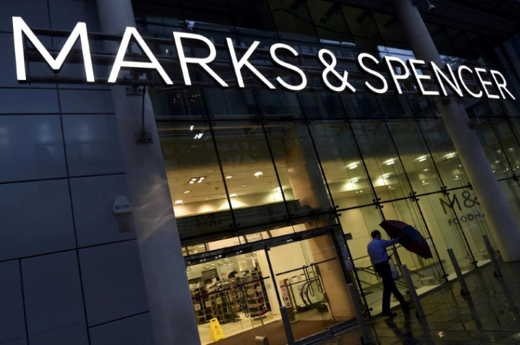 M&S VEUT ACCÉLÉRER SA RESTRUCTURATION APRÈS UNE CHUTE DE SON BÉNÉFICE