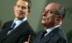 Tony Blair et Jacques Chirac, en 2003, au Touquet ( AFP / PATRICK KOVARIK )