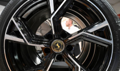 Logo de Continental sur une roue de voiture au salon de l'automobile de Munich 2023 IAA Mobility