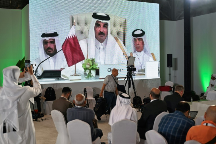 L'émir du Qatar, Cheikh Tamim ben Hamas Al-Thani, à l'ouverture du sommet exceptionnel des dirigeants arabes et musulmans à Doha, le 15 septembre 2025 ( AFP / Mahmud HAMS )