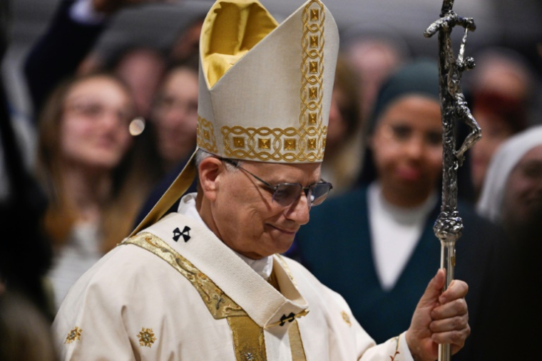 Le pape Léon XIV, évêque de Rome, célèbre une messe à sa prise de possession de la basilique de Saint-Jean-de-Latran, le 25 mai 2025 à Rome ( AFP / Tiziana FABI )