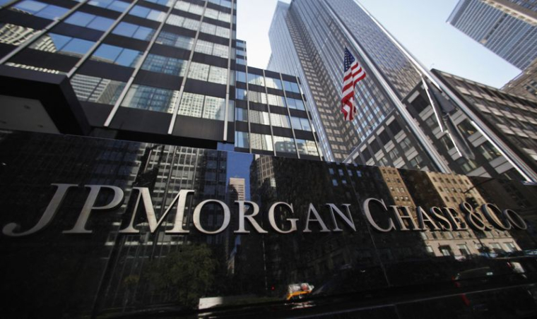 JPMORGAN: LE BÉNÉFICE RECULE AU 4E TRIMESTRE, L'ACTIVITÉ DE TRADING A FAIBLI