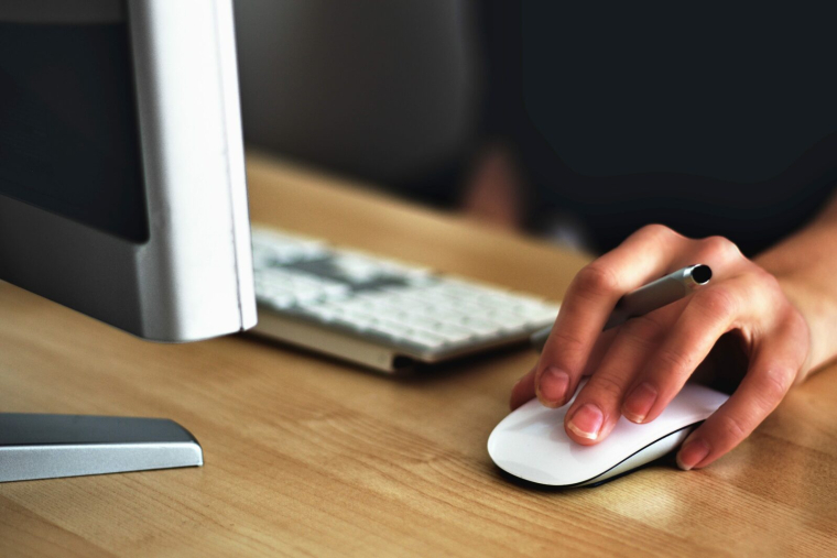 Grâce à ces plateformes, les entreprises en difficulté peuvent être mises en contact avec des potentiels repreneurs. (Pixnio / Vojtech Okenka)