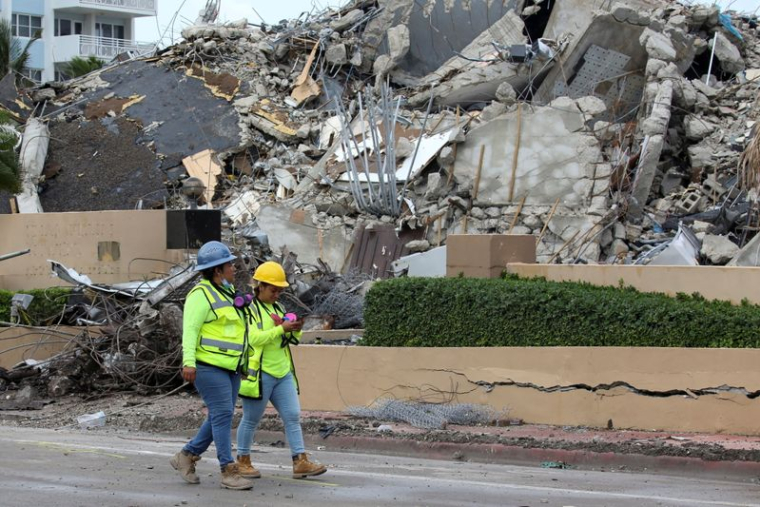 ÉTATS-UNIS : ARRÊT DES RECHERCHES APRÈS L'EFFONDREMENT DE L'IMMEUBLE DE MIAMI