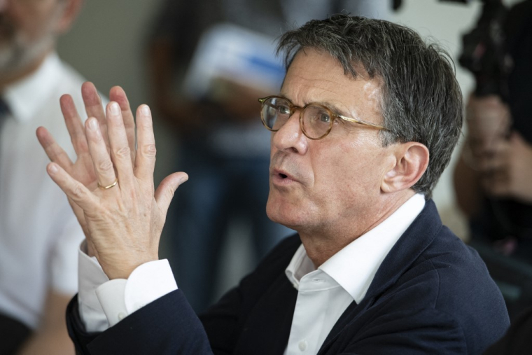 Manuel Valls à Pouembout, le 1er mai 2025. ( AFP / DELPHINE MAYEUR )