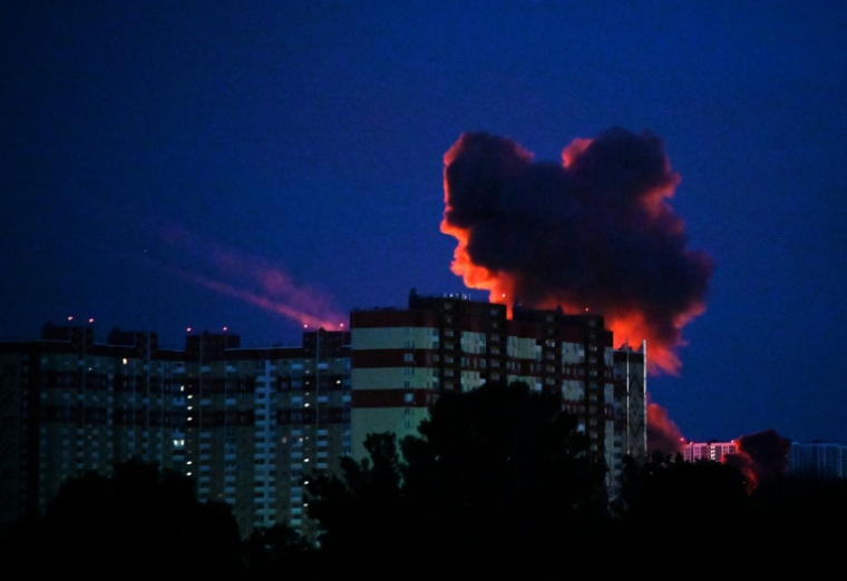 Frappes de missiles russes sur Kiev, le 2 juin 2026 ( AFP / Sergei SUPINSKY )