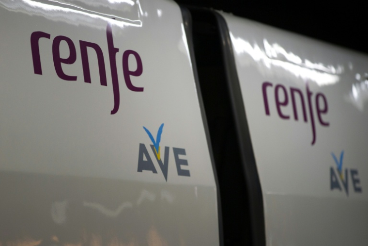 La compagnie ferroviaire espagnole Renfe a annoncé mercredi qu'elle suspendait son projet de liaison à grande vitesse entre l'Espagne et Paris, notamment en raison de problèmes d'homologation de ses trains ( AFP / Joël SAGET )