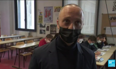 Hommage à Samuel Paty : une minute de silence marquée dans tous les établissements français