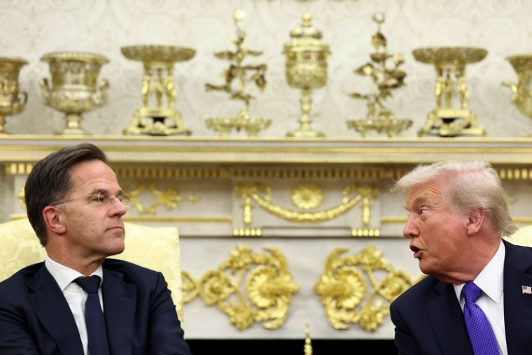 Le président américain Donald Trump rencontre le secrétaire général de l'Otan Mark Rutte dans le Bureau ovale de la Maison Blanche
