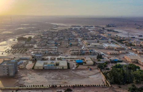 Vue des eaux de crue couvrant Al-Mukhaili, en Libye