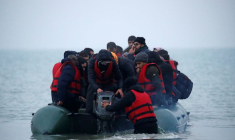 LE BILAN DU NAUFRAGE DE MIGRANTS DANS LA MANCHE EST RAMENÉ À 27 MORTS
