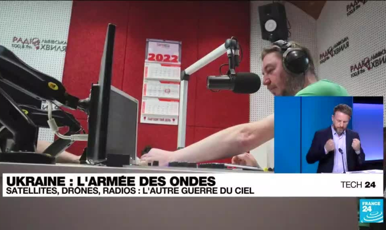 Avec les satellites, une armée des ondes au service de l'Ukraine