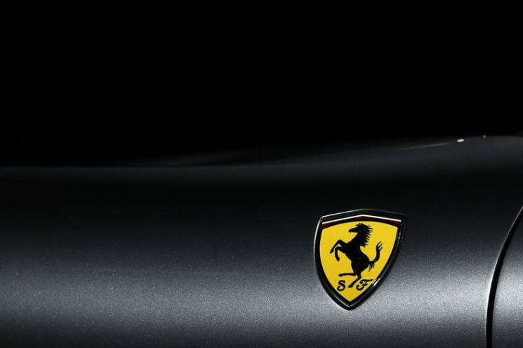 FERRARI EN PREMIÈRE LIGNE MALGRÉ LA CRISE, SELON AMPLEGEST