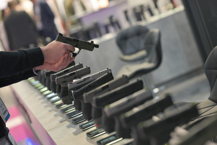 Un stand au salon Milipol à Villepinte, le 14 novembre 2023. ( AFP / MIGUEL MEDINA )