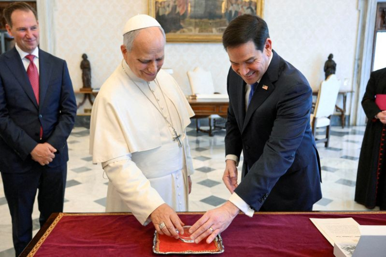 Le pape Léon XIV rencontre le secrétaire d'État américain Marco Rubio au Vatican