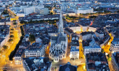 Parmi les grandes villes, Nantes s'illustre comme celle qui a le plus fortement augmenté la taxe foncière, avec une hausse de 37,5% en dix ans. (© Adobestock)
