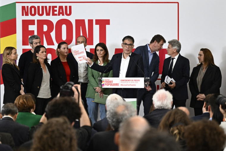 Les cadres des partis formant le Nouveau front populaire à Paris, le 24 juin 2024. ( AFP / JULIEN DE ROSA )
