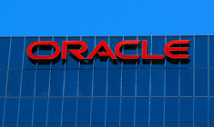 ORACLE BAT LE CONSENSUS ET SON ACTION MONTE