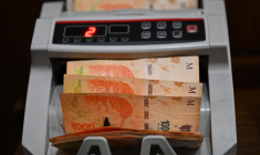 Selon les derniers chiffres en date de mi-2022, 36,5% des 47 millions d'Argentins étaient en situation de pauvreté ( AFP / LUIS ROBAYO )