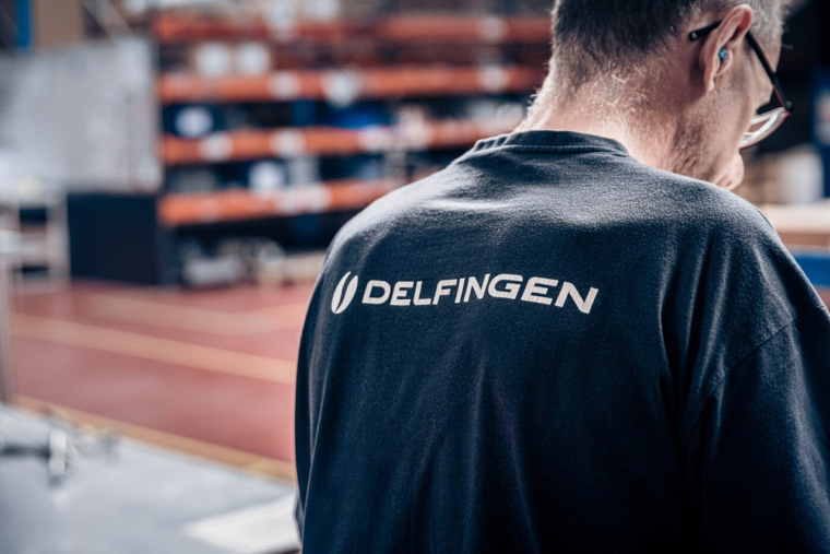 Un salarié de Delfingen au travail. (Crédits: Delfingen)