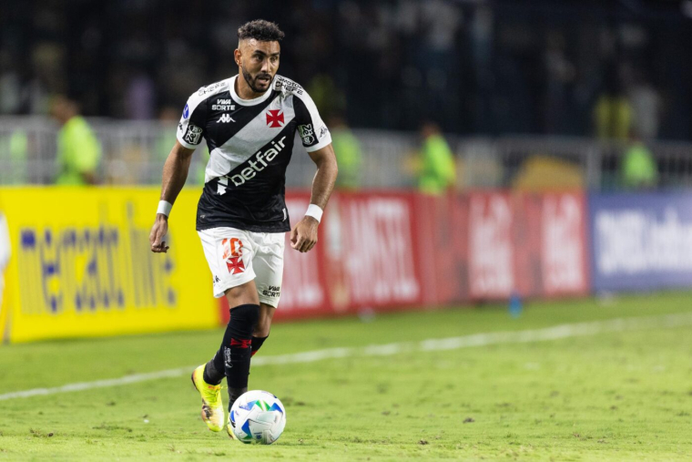 Dimitri Payet visé par une plainte pour violences physiques et psychologiques au Brésil