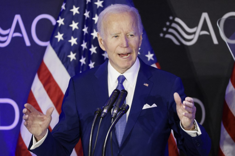 Joe Biden à Chicago, aux Etats-Unis, le 15 avril 2025. ( AFP / TANNEN MAURY )