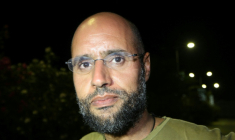 Seif al-Islam Kadhafi, l'un des fils de l'ex-dictateur libyen Mouammar Kadhafi, le 23 août 2011 à Tripoli ( AFP / Imed LAMLOUM )