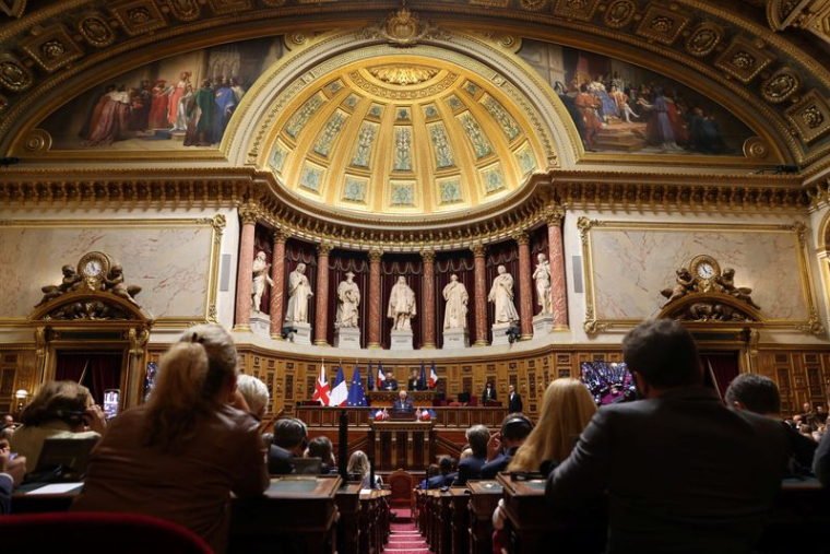 Le roi Charles de Grande-Bretagne s'adresse au Sénat français