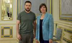 La ministre française des Affaires étrangères Catherine Colonna rencontre le président ukrainien Volodimir Zelensky à Kyiv