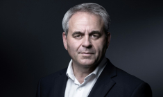 Le président des Hauts-de-France Xavier Bertrand le 1er juillet 2021 à Paris  ( AFP / JOEL SAGET )