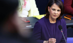 EN UKRAINE, BAERBOCK DEMANDE JUSTICE POUR LES VICTIMES DE BOUTCHA