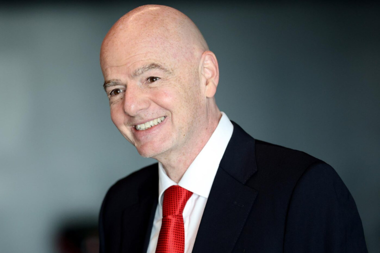 Gianni Infantino veut organiser un match en la mémoire du Pape François