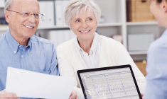 Si vous continuez à effectuer des versements après 70 ans, les capitaux revenant aux bénéficiaires en franchise de droits de succession seront augmentés. (© fotolia)