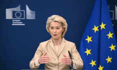 La présidente de la Commission européenne, Ursula von der Leyen, présente le plan "EU inc." lors d'une conférence de presse à Bruxelles, le 18 mars 2026 ( AFP / NICOLAS TUCAT )