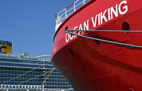 L'Ocean Viking, navire ambulance affrété par SOS Méditerranée, amarré au port de Civitacecchia, en Italie, le 14 juillet 2023 ( AFP / Andreas SOLARO )