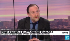 Simon Baker, directeur de la MEP : "Zanele Muholi est un.e activiste visuel.le"